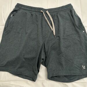 Vuori Men's DreamKnit™ Ponto Short. Green heather.
